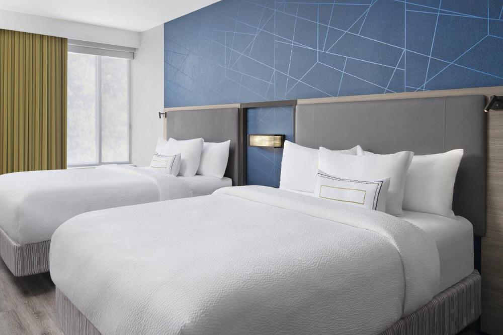 Suite with 2 Queen Beds, Trundle Bed interior